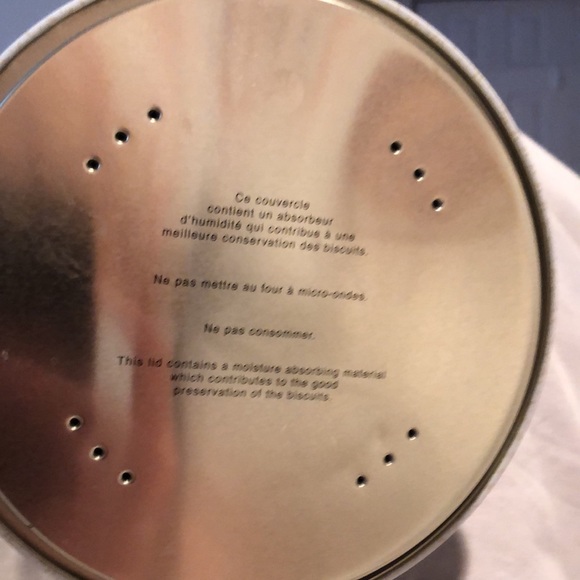 🦋Vintage Biscuit Tin - Picture 5 of 6